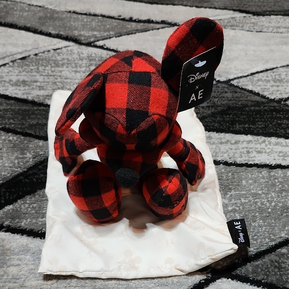 SPECIAL EDITION DISNEY X AE MICKEY MOUSE EMBROIDERED PLAID PLUSH & DUSTBAG